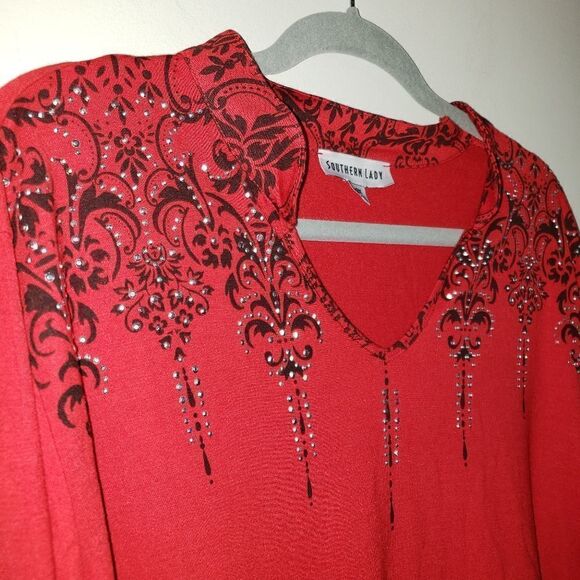 SOUTHERN LADY RED & BLACK PRINT WITH EMBELLISHMENTS BLOUSE TOP SIZE 3X - Picture 2 of 5